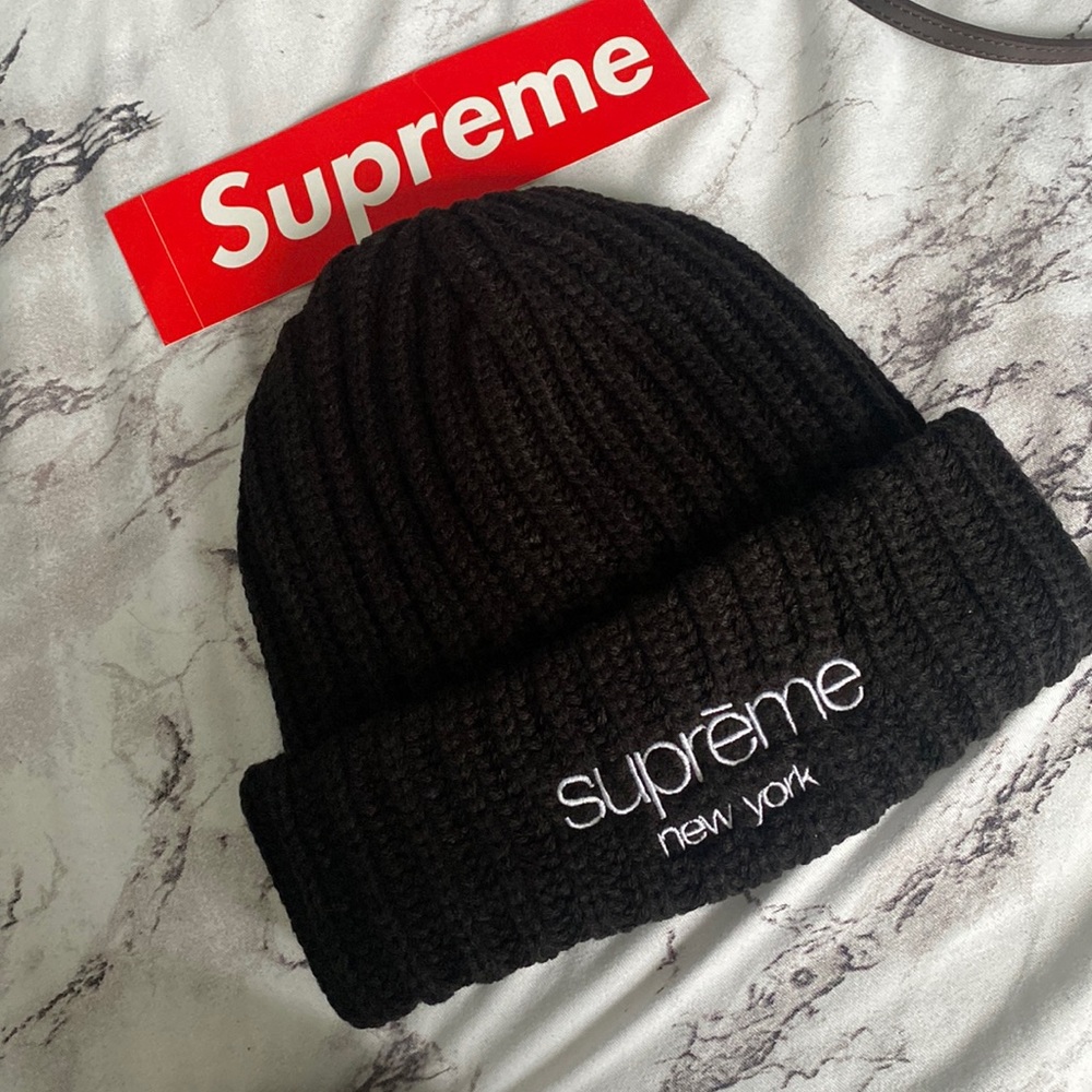 Supreme black ribbed beanie